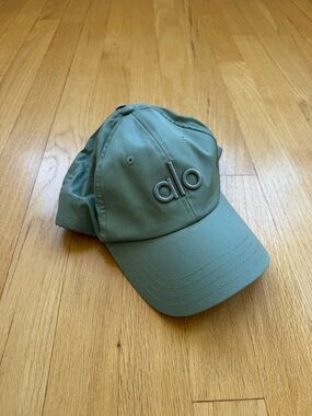 ALO Yoga Botanical Green Performance Off-Duty Cap, NWT